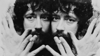 Intitulada 'Baú do Raul', nova mostra retrospectiva inédita pela carreira e vida pessoal do artista