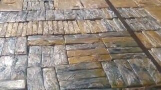 Droga estava escondida em um fundo falso no semi-reboque de um caminhão com placas do Paraguai