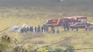 Corpo de Bombeiros informou inicialmente que o avião decolou do aeroporto com quatro ocupantes