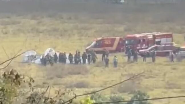 Corpo de Bombeiros informou inicialmente que o avião decolou do aeroporto com quatro ocupantes