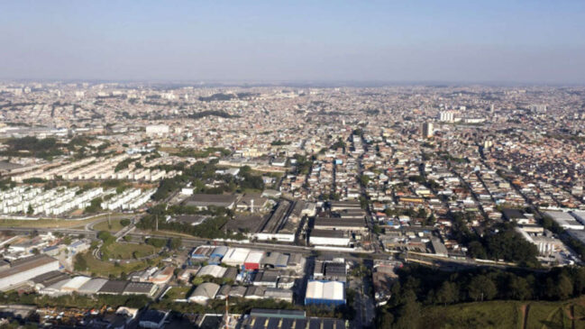 Taboão da Serra tem densidade populacional de 13 mil pessoas por km²; Xangai, de 3,9 mil. Foto: Divulgação/PMTS