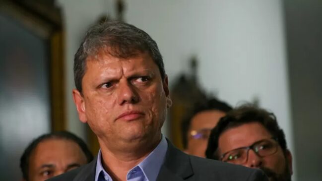 Tarcísio se revelou o mais competitivo contra Lula em pesquisa