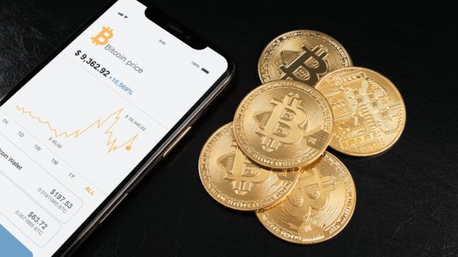 Criptomoeda: é uma moeda digital que usa criptografia para garantir seu valor em transações