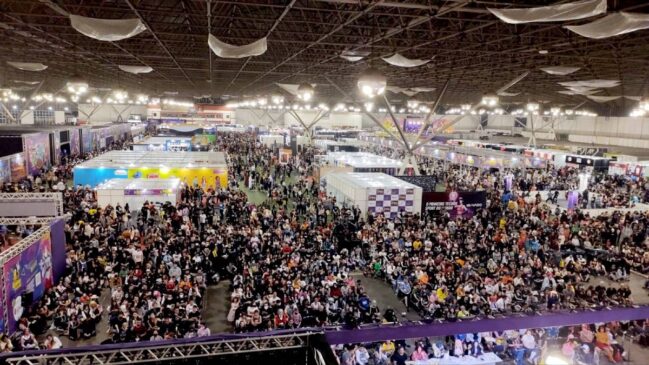 Shows, dubladores, cosplay e K-pop movimentam quatro dias de evento