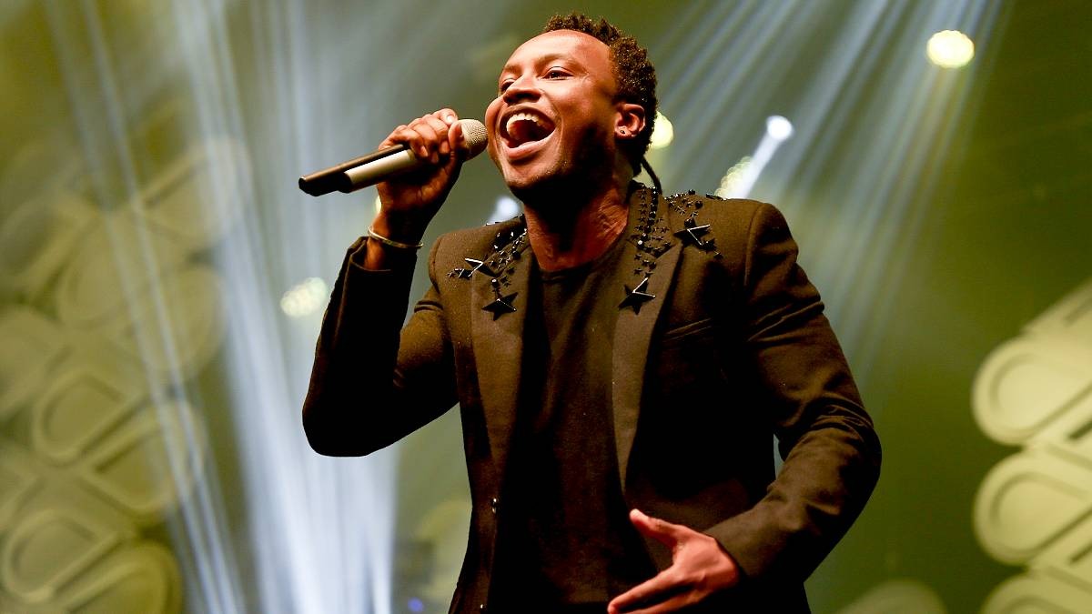 Além de canções já conhecidas pelos fãs, Thiaguinho deve incluir no repertório músicas do álbum "Bem Black"