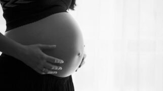 Amostras de placenta apresentaram 110 partículas de microplásticos em pesquisa