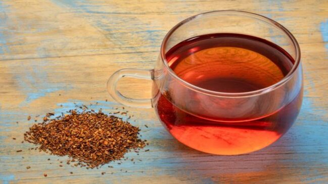 O chá vermelho ajuda na dieta e no detox corporal