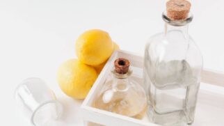 O limão é o último ingrediente e ajuda a potencializar o efeito dos outros dois