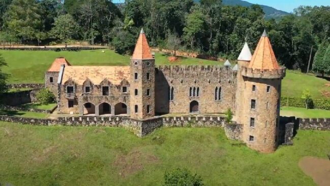 Confira as 7 cidades para você fugir do agito ; Atibaia possui um castelo único