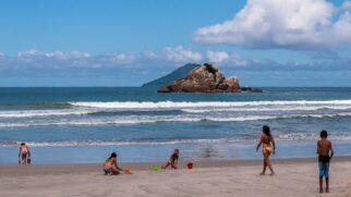 Além de Juquehy, São Sebastião tem uma praia considerada o Hawai brasileiro
