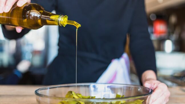 Óleo de canola é uma solução bem mais econômica que o azeite de oliva