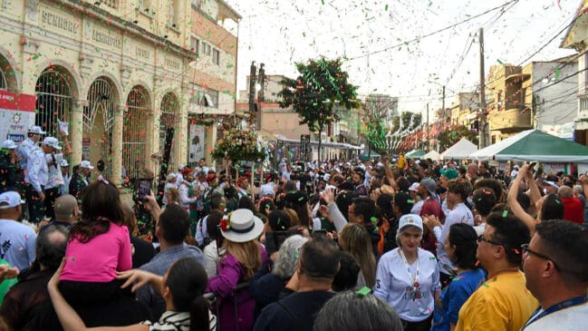 Festa da Achiropita leva a cultura e a culinária italiana para as ruas de São Paulo