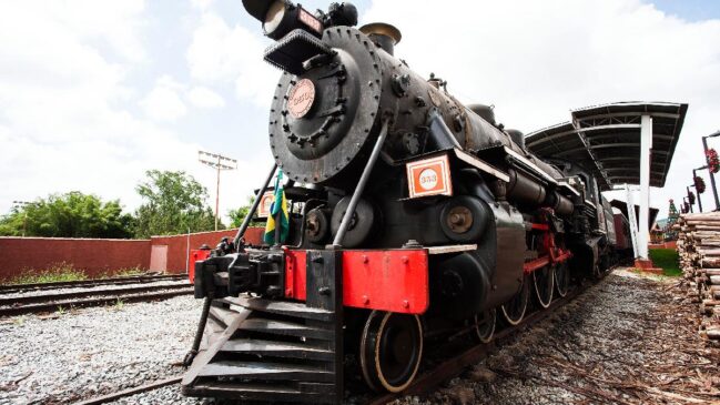 A linha também foi construída pela São Paulo Railway