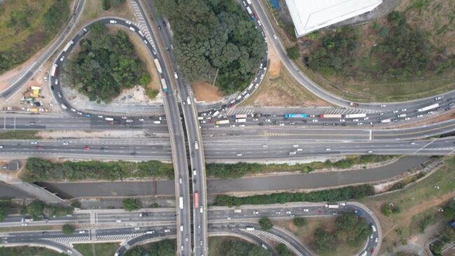 Concessionária irá instalar cerca de 500m de barreira rígida, separando duas faixas de rolamento com destino ao Aeroporto