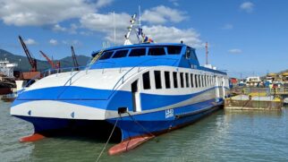 Nova embarcação transporta 370 pessoas e reforça segurança na travessia