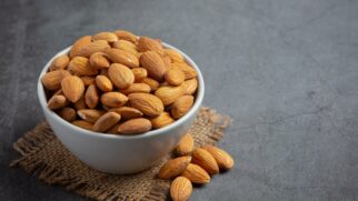 Especialista explica quanto comer diariamente para colher benefícios à saúde sem comprometer sua cintura.