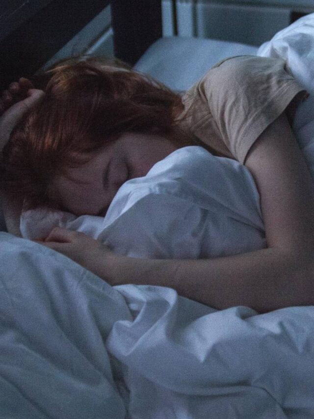 Qual é a melhor posição para dormir, segundo a ciência?