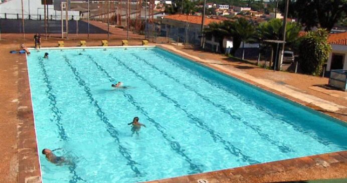 Além das aulas de natação, o município também oferece 70 vagas para hidroginástica