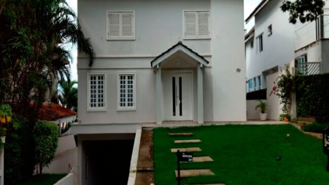 Entre os imóveis está uma casa de 420 m², em Alphaville
