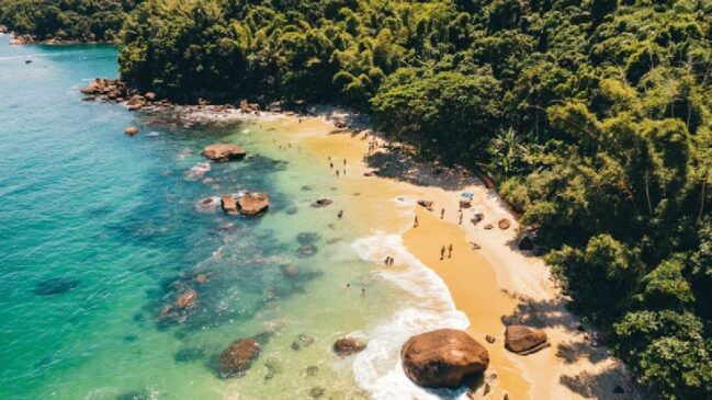 Mar transparente, mata preservada e mais de 100 praias garantiram o topo do ranking