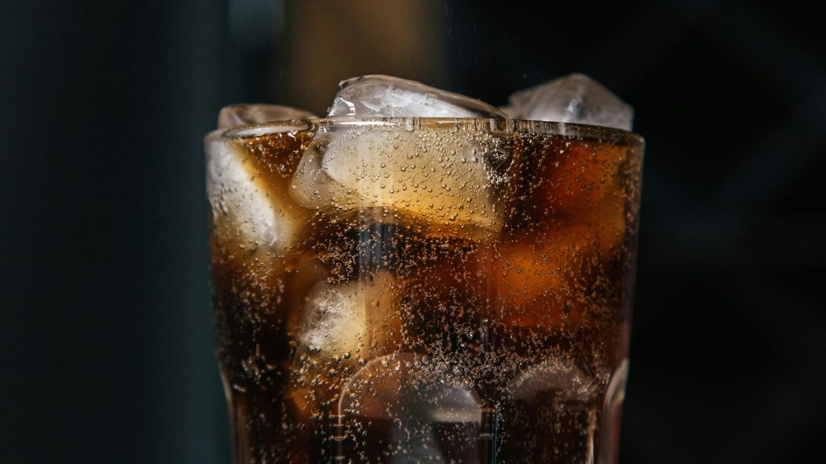 Pode parecer delicioso, mas refrigerante é um verdadeiro veneno