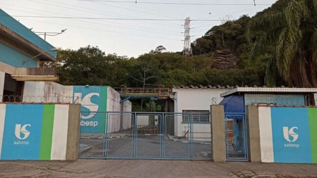 Moradores de Guarujá relatam problemas com o desabastecimento de água na cidade