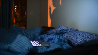 Sleepmaxxing: a perigosa moda do sono perfeito nas redes