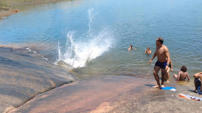 A Cachoeira do Tobogã é um dos destaques turísticos de Salesópolis