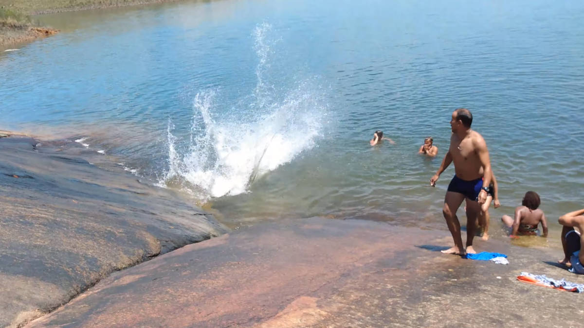 A Cachoeira do Tobogã é um dos destaques turísticos de Salesópolis