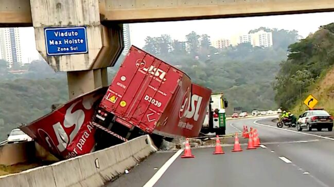 Polícia suspeita de mal súbito ou que o motorista dormiu ao volante