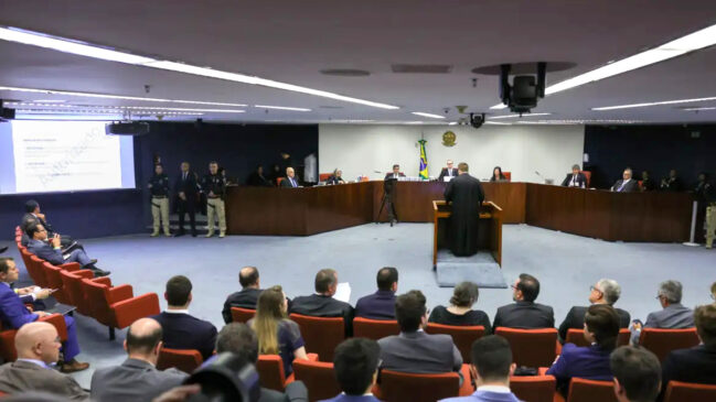 PGR afirmou que não é necessária uma assinatura para se configurar o crime de golpe de Estado