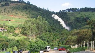 Com infraestrutura completa e estrada asfaltada, o local atrai visitantes para um passeio tranquilo em meio à natureza