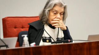 Ao recordar que as mulheres enfrentam um silenciamento de mais de dois mil anos, a ministra Cármen Lúcia revisitou uma reflexão que não se restringe ao passado