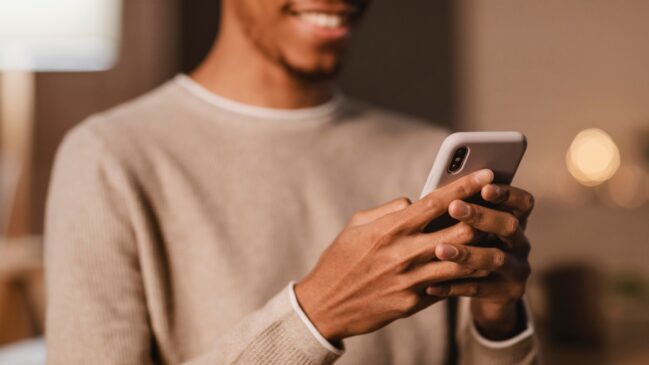 A grande preocupação dos pais é quando esses jovens consomem conteúdos impróprios, passam por humilhações ou se tornam vítimas de crimes virtuais