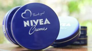 Especialistas explicam que a Nivea cumpre bem seu papel como hidratante básico, mas deve ser associada a outros cuidados.