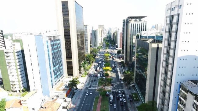 O metro quadrado dessa avenida é o mais caro da cidade para aluguel comercial. Imagem: Reprodução Agência Intensiva