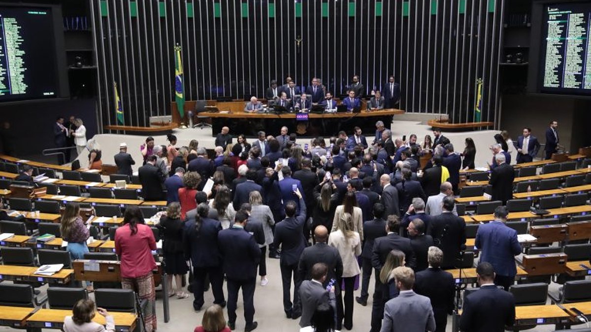 Placar foi de 311 votos favoráveis, 163 contrários e 7 abstenções