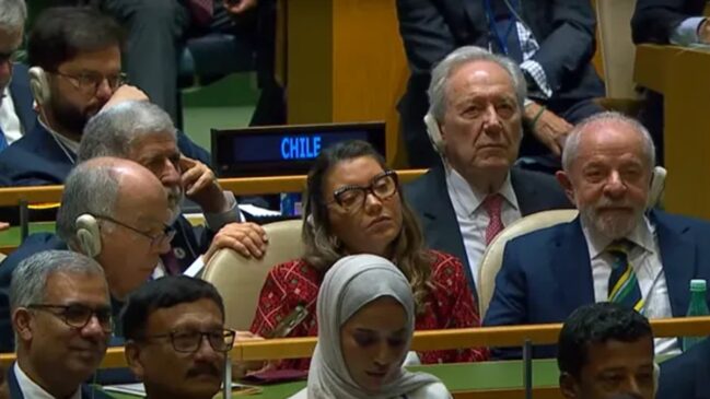 O presidente Lula sorriu enquanto era elogiado por Trump na ONU