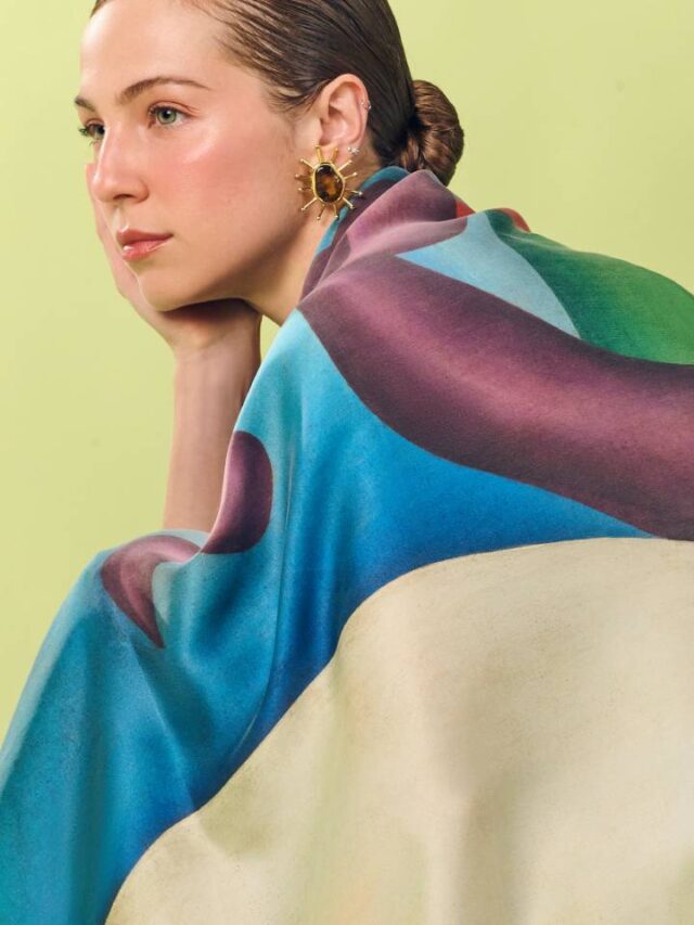 Scarf Me lança coleção de lenços com obras icônicas de Tarsila do Amaral