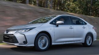 Com a tecnologia, a nova variante GLi Hybrid tem potência combinada de 122 cavalos