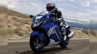 Edição 2026 mantém 190 cavalos e traz visual renovado em azul e branco, com adesivo especial no tanque