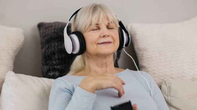 Ouvir rádio pelo celular é função simples escondida em muitos aparelhos