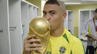 Ronaldo Fenômeno, duas vezes vencedor da Bola de Ouro