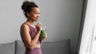Suas propriedades antioxidantes ajudam a combater os radicais livres