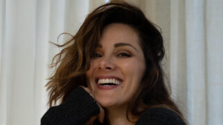 Stefania Spampinato é famosa por seu papel com Carina DeLuca na série
