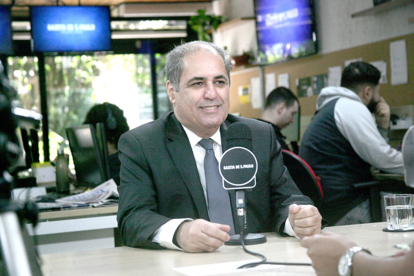 Armando Paes, jornalista e diretor de grandes transmissões de automobilismo na televisão, durante entrevista à Gazeta em São Paulo