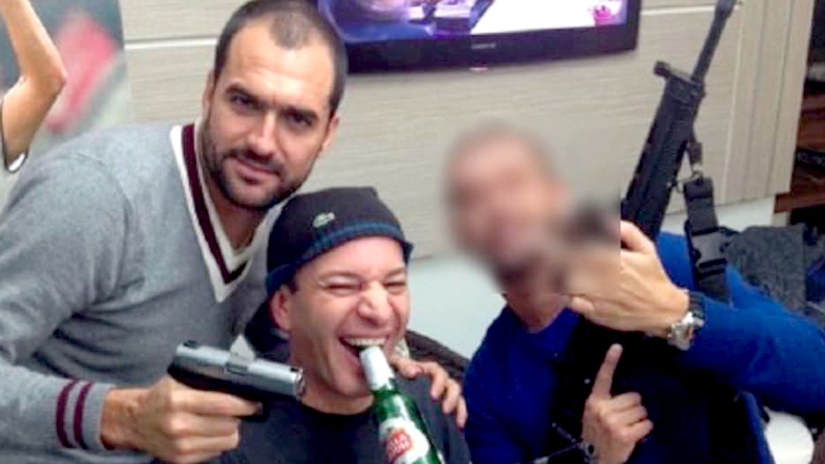 Ex-jogador teria avaliado jovens atletas em rede de agenciamento investigada por lavagem de dinheiro