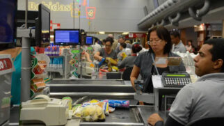 Proibição atinge o varejo alimentar de médio e grande porte, incluindo grandes redes de supermercados, atacarejos espalhados pelo estado