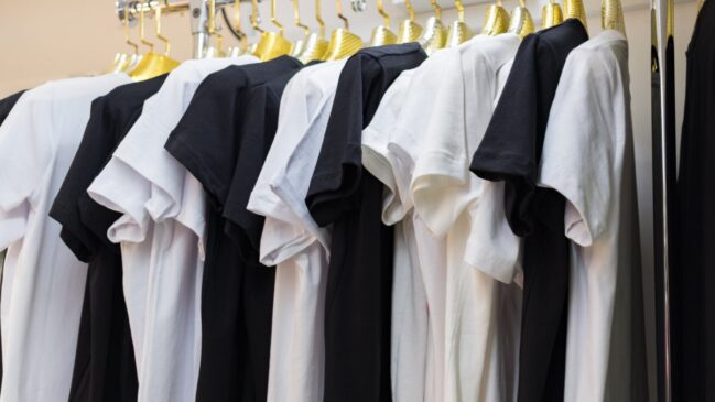 Camisas populares pelo youtube foram testas em qualidade e custo benefício, resultado surpreendeu