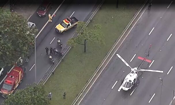 Acidente aconteceu pouco depois da Ponte do Limão, por volta das 5h50